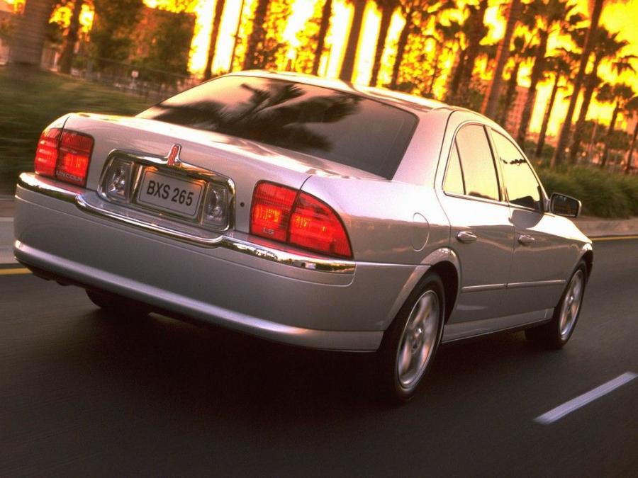  Lincoln LS 1999 года  (фото 2 из 16)